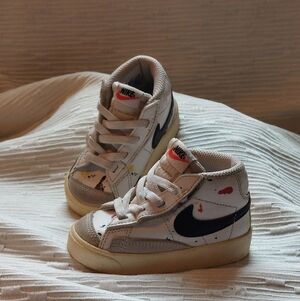 Nike Kids White and Black Sneakers